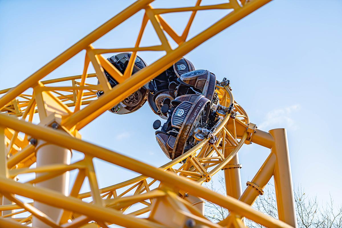Storm Chaser Family Spinning Roller Coaster