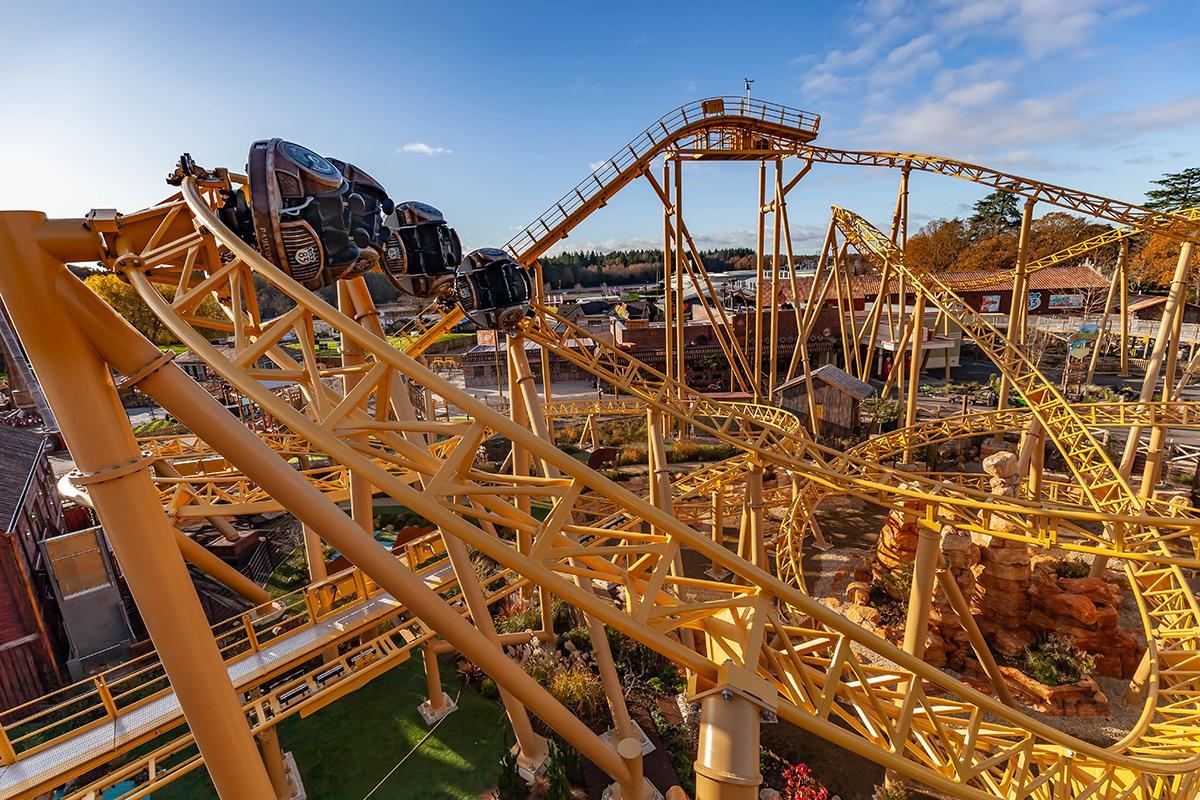 Storm Chaser Family Spinning Roller Coaster
