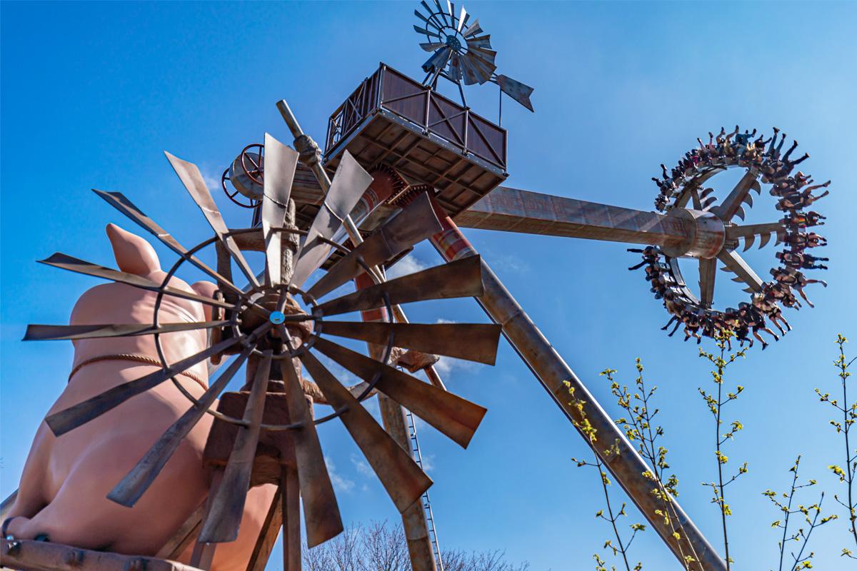 Cyclonator Gyro Swing Ride at Paultons Park