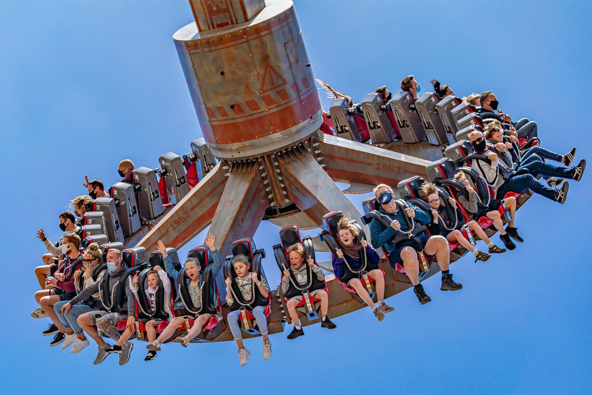 Cyclonator Gyro Swing Ride at Paultons Park