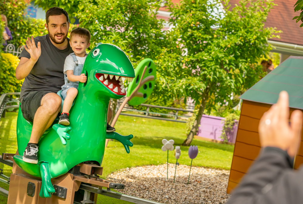 George's Dinosaur Adventure