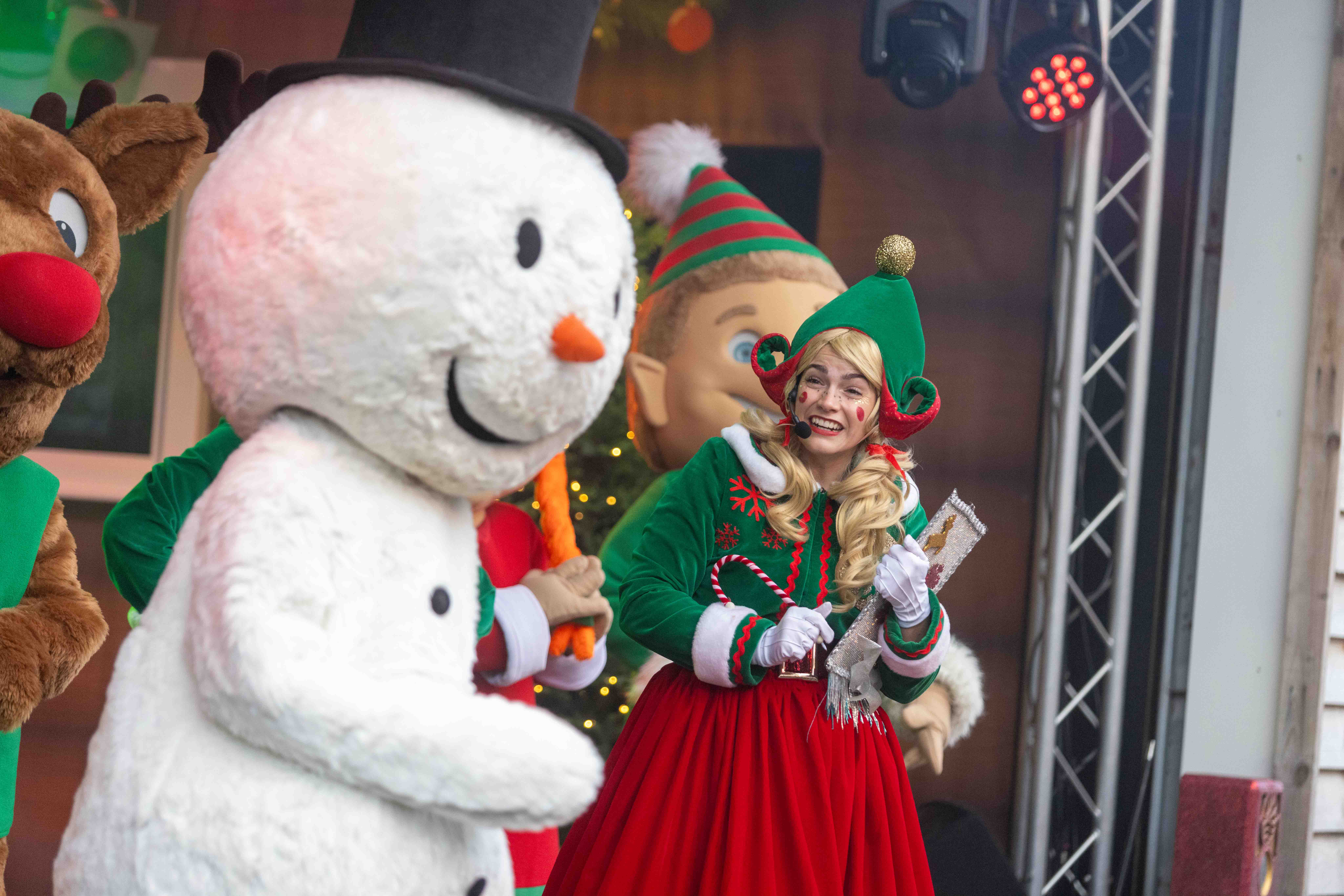 Meet Frosty the Snowman and enjoy a flurry of festive snowflakes (until 3rd Jan).